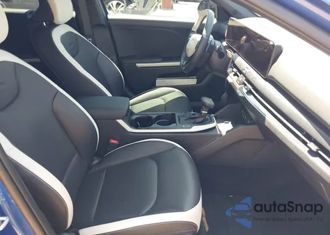 2025 Kia K4 Gt-Line z USA, uszkodzony, nr VIN 3KPFW4DE1SE133608